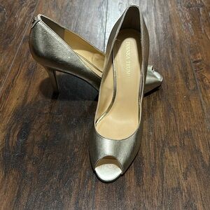 Ivanka Trump Gold Metallic Peep Toe Pumps Size 10